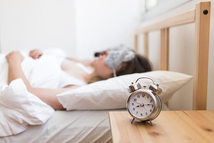 Studiu: Dormitul cu o oră mai mult ajută la pierderea în greutate - SafeNews