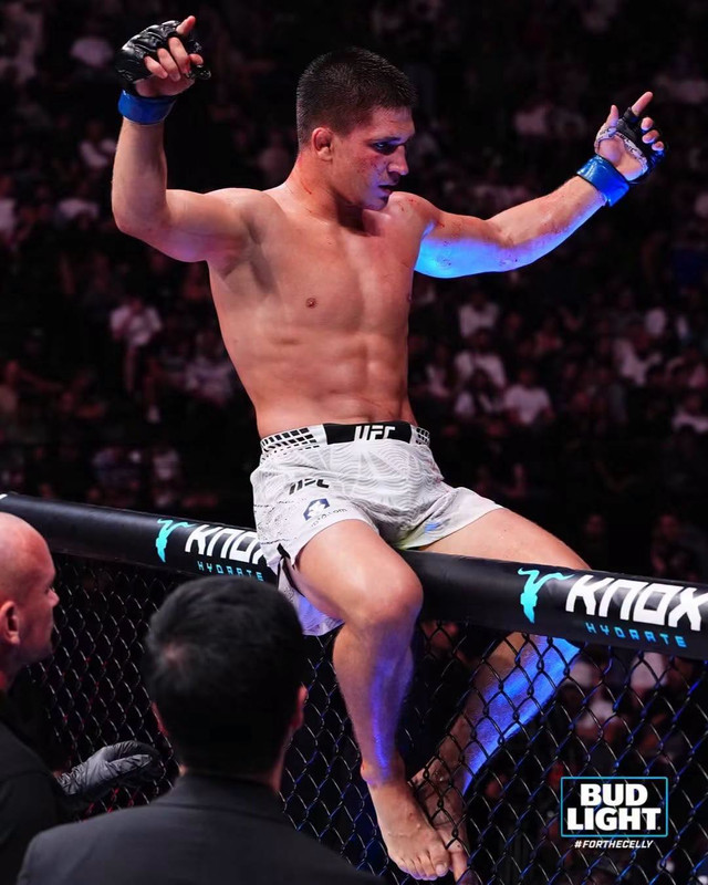Moldoveanul Pavel Andrușca, victorie importantă în UFC. L-a învins pe Nathaniel Wood