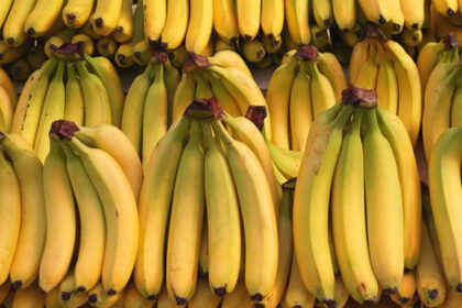 Bananele s-ar putea scumpi în 2027. El Niño și conflictele internaționale pun presiune pe producție