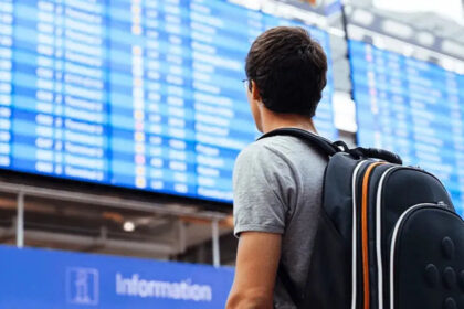 Companiile aeriene din Moldova nu vor putea impune pasagerilor vouchere în locul despăgubirilor