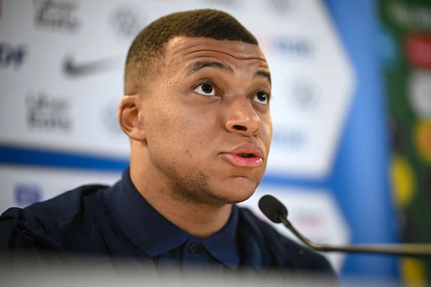 Două companii chineze întrerup colaborarea cu Kylian Mbappe şi îl acuză că a jignit „sentimentele naţionale”